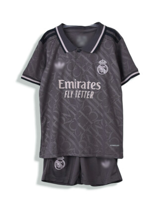 569 Real Madrid сірий, 6 (24-L), <strong>630</strong>, літо